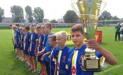 Młodzi zawodnicy Motoru Lublin na podium Nike Premier Cup