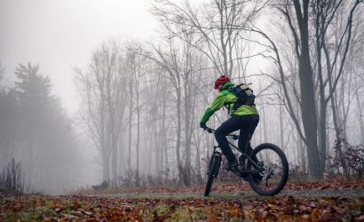 Rodzaje oświetlenia rowerowego – co wybrać na zimę?