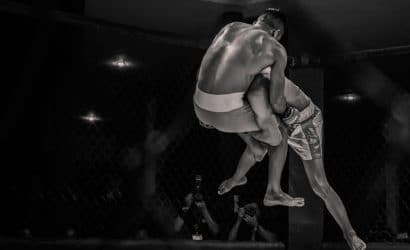Zakłady bukmacherskie MMA | Jak obstawiać i gdzie?