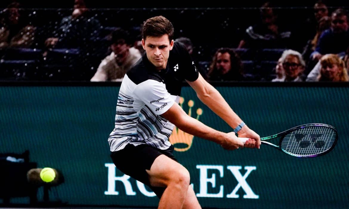 Kiedy gra Hubert Hurkacz z Martinezem? O kt&oacute;rej godzinie, gdzie oglądać Australian Open 2023?