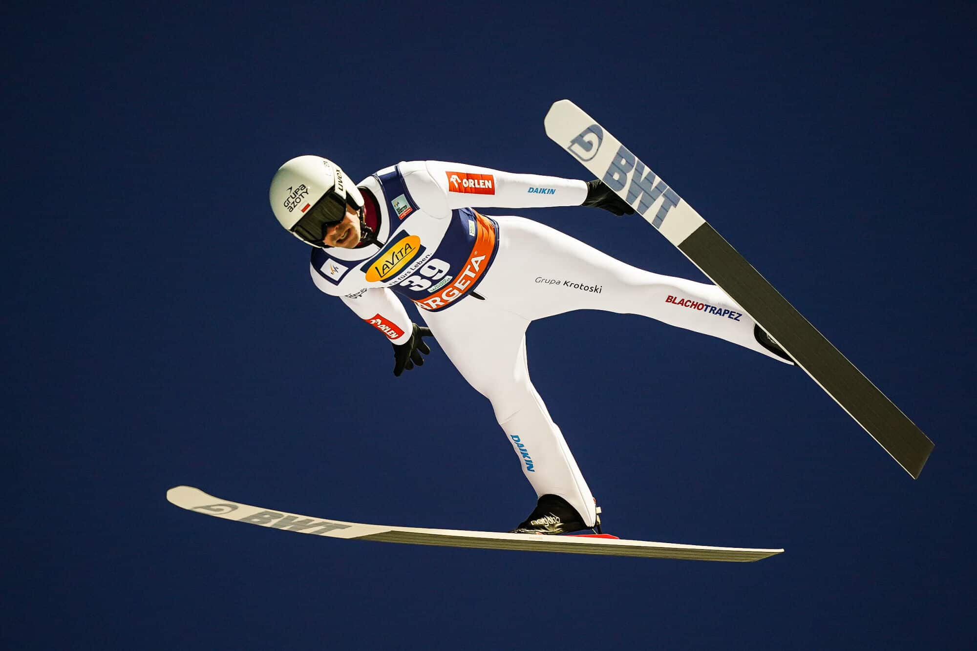 Piotr Żyła dogonił Adama Małysza. Te liczby robią robią wrażenie