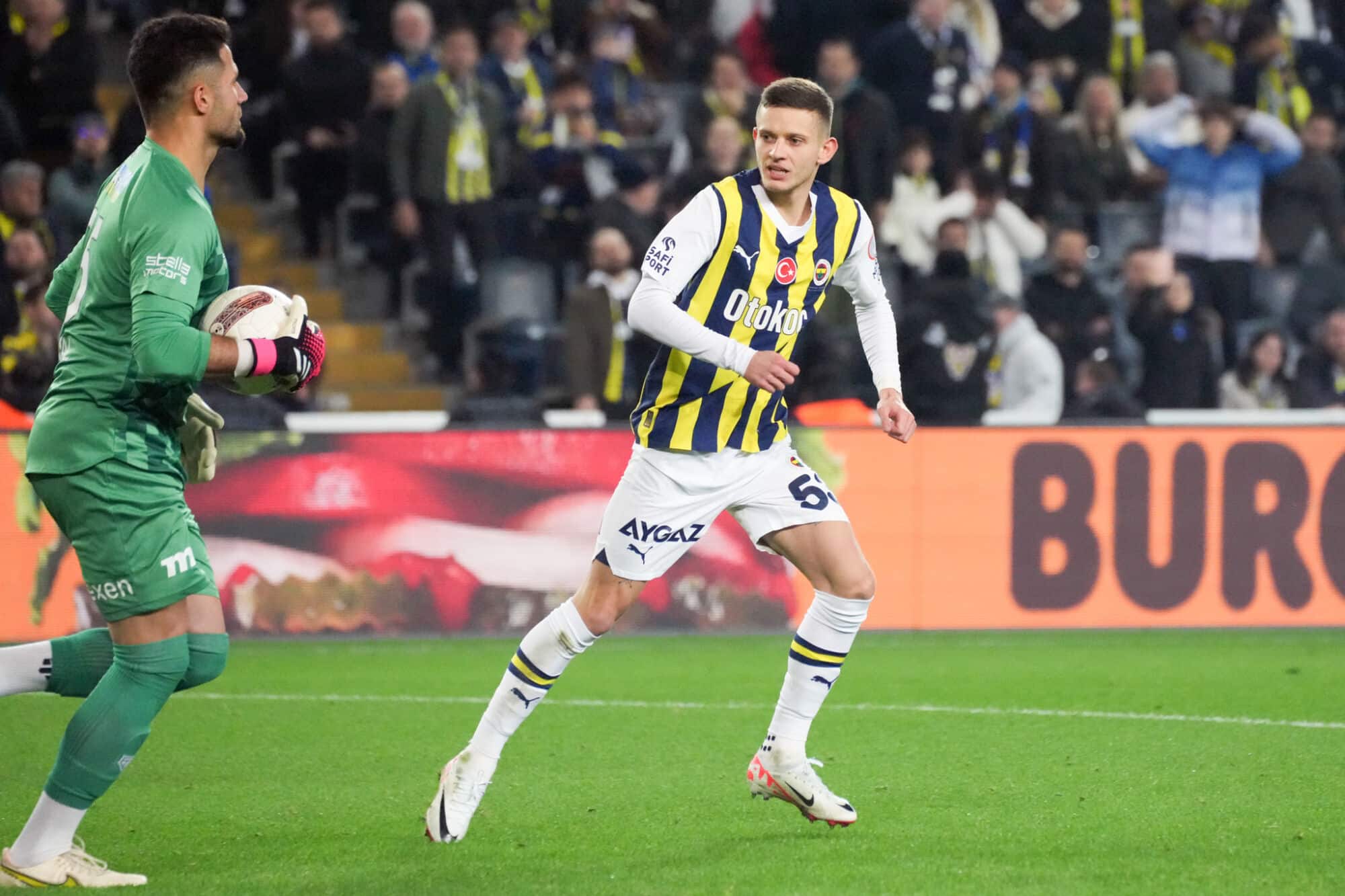 Sebastian Szymański znalazł się na celowniku angielskiego klubu!