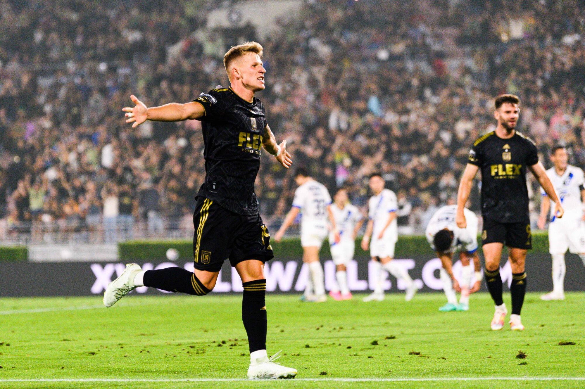 Mateusz Bogusz zachwycił w MLS. Piękna bramka i tytuł MVP [WIDEO]