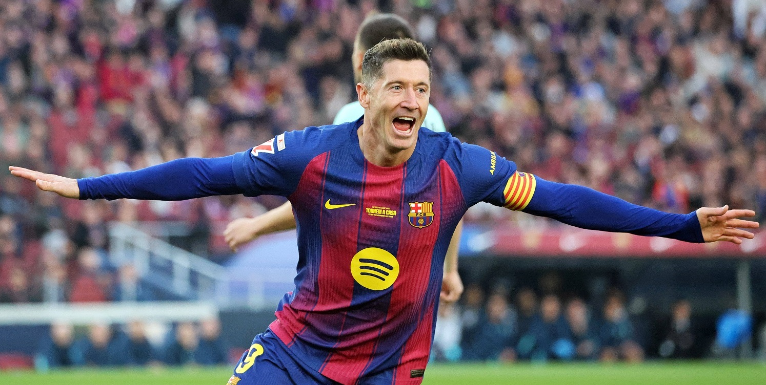 Lewandowski goni legendy Barcelony. Ile goli ma Polak?