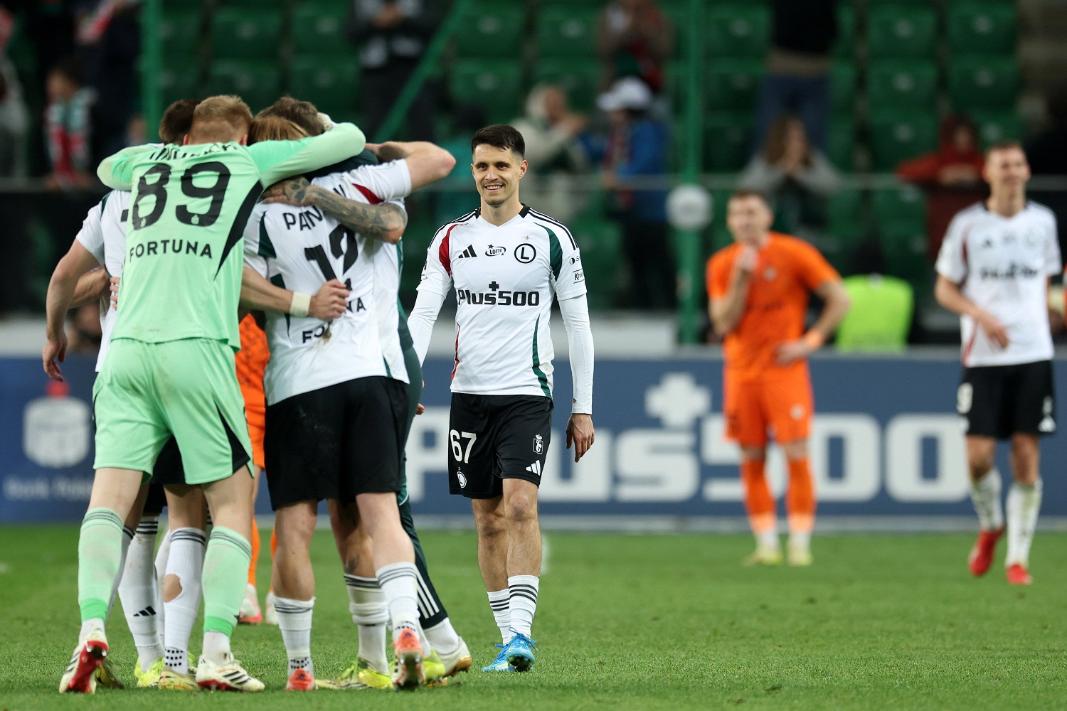 Kapustka odejdzie z Legii? Dwa kluczowe powody