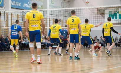 MOS wygrał z Huraganem zagrywką