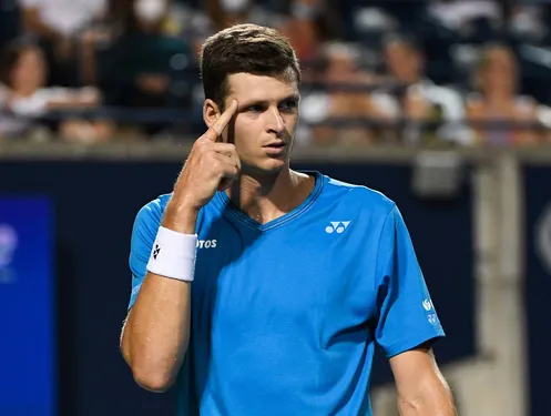 hurkacz carreno busta typy