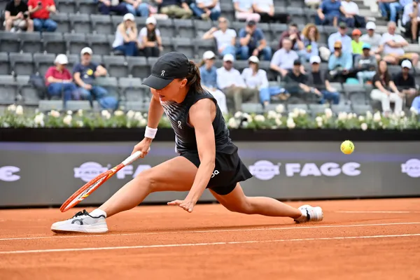Roland Garros: Nowe piłki kłopotem dla Igi Świątek?