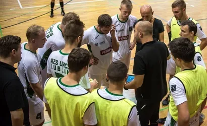 Nie zlekceważyć outsidera