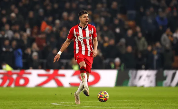 Samobój Jana Bednarka. Fatalny błąd w meczu Southampton – Wolverhampton (WIDEO)