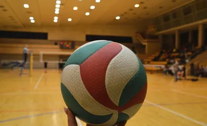 Arka po meczu z Tempem umocniła się na pierwszym miejscu w tabeli