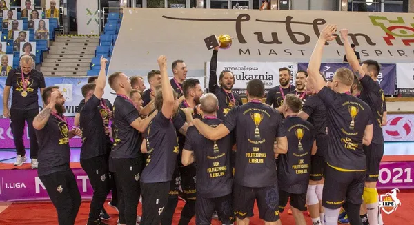 Przystanek przed historią