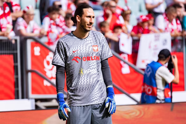 Kamil Grabara zmieni klub? Belgowie zdecydowani!