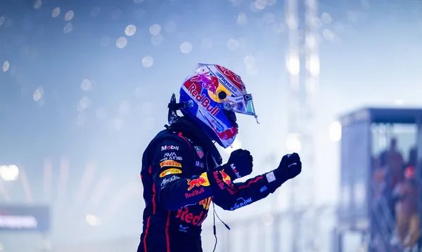 Co za finisz sezonu F1! Verstappen zn&oacute;w w grze!