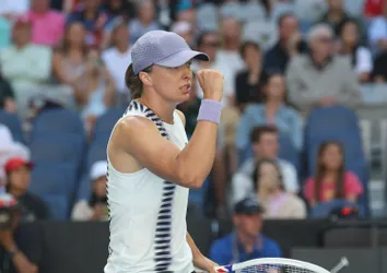 Australian Open: Świątek gra dalej, Hurkacz odpadł!