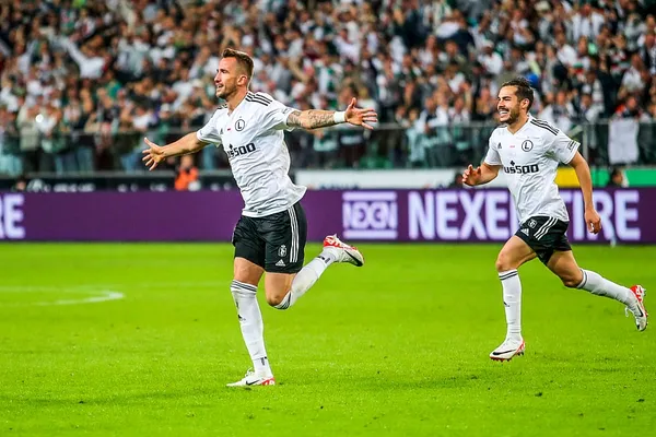 Legia Warszawa straci napastnika? Pojawiły się oferty!