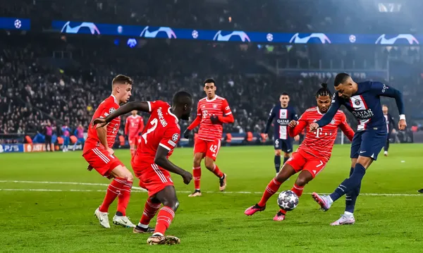 Bayern &ndash; PSG gdzie oglądać? Transmisja i stream online za darmo