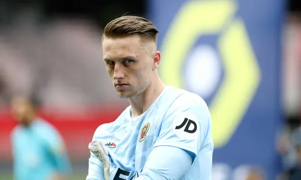 Marcin Bułka nadal zachwyca. Polak ponownie wyr&oacute;żniony!