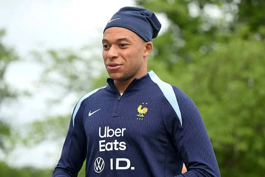 Kylian Mbapp&eacute; na treningu reprezentacji Francji