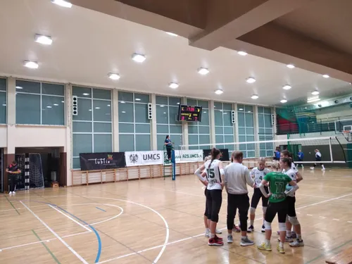 Wygrana siatkarek AZS-u po tie-breaku. Sromotna porażka Tomasovii