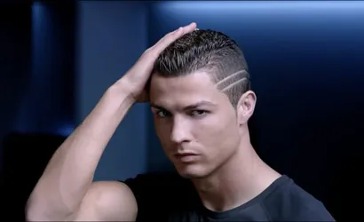 Piłkarzu, spójrz w lustro! Może patrzy na ciebie Mister Murawy!