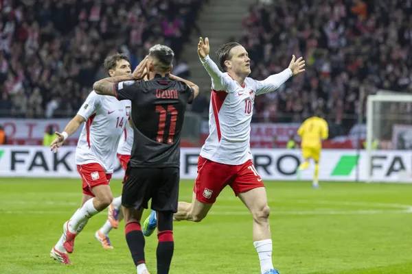 Piotr Zieliński wszedł z ławki. Inter wygrał z Szachtarem 1:0 mimo czerwonej kartki
