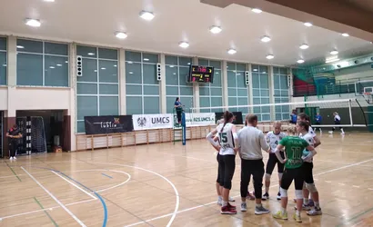 Wygrana siatkarek AZS-u po tie-breaku. Sromotna porażka Tomasovii