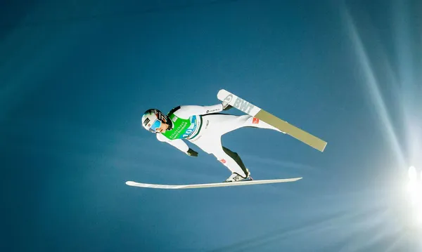 Raw Air: gdzie oglądać skoki narciarskie? Transmisja konkursu