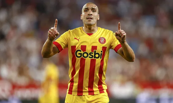 FC Barcelona blisko pozyskania nieoczywistego piłkarza. Xavi widzi w nim gracza pierwszego składu