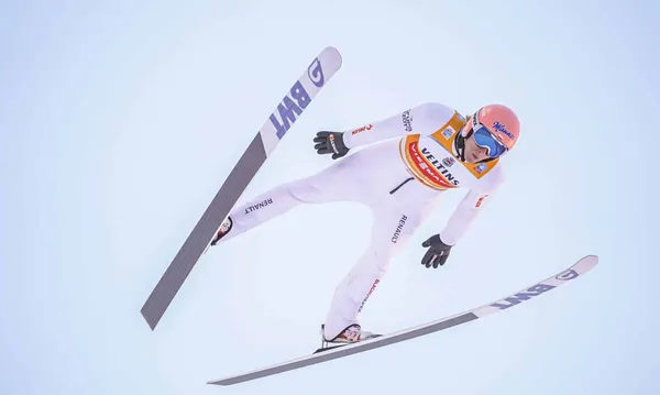 Turniej Czterech Skoczni: gdzie oglądać konkurs w Oberstdorfie, o której godzinie dzisiaj skoki?