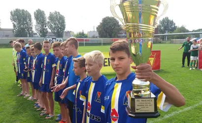 Młodzi zawodnicy Motoru Lublin na podium Nike Premier Cup