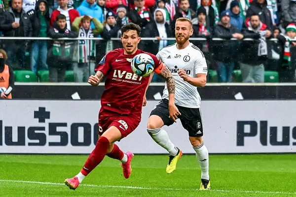 Erik Exposito zostanie w Polsce? Może wzmocnić ligowego rywala!