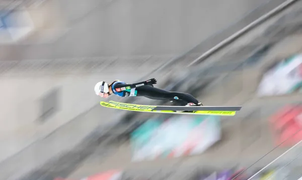 Skoki narciarskie Oslo: Stefan Kraft zwycięzcą niedzielnego konkursu!