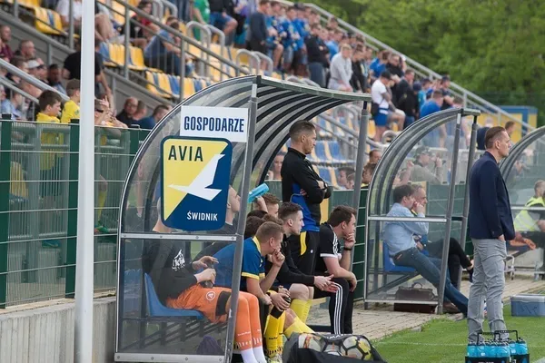 Zadyszka Avii… Damian Mrówka katem żółto-niebieskich