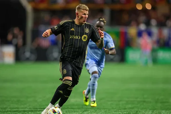 Mateusz Bogusz znów strzelił pięknego gola. Polak bohaterem swojej drużyny! [WIDEO]