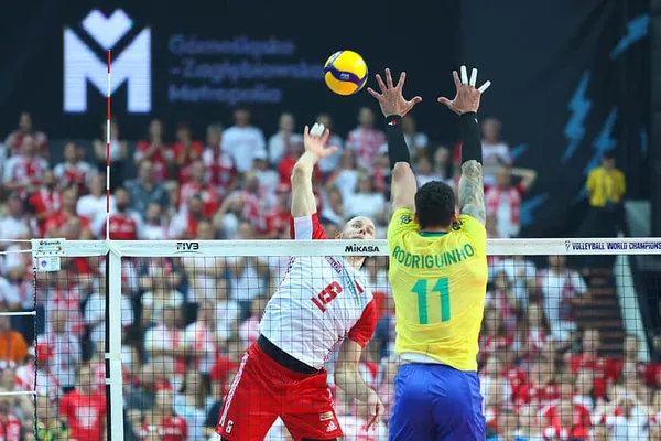 Liga Narodów siatkarzy 2023. Z kim grają Polacy w półfinale? Kiedy?