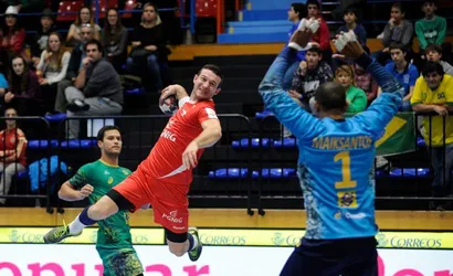 Drużyna roku pokonuje Trzy Korony