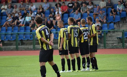 Pięć bramek, trzy rzuty karne, dwie czerwone kartki i derby dla Victorii