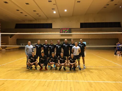 Demonstracja siły. Lider bez straty seta pokonał wicelidera