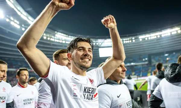 Jakub Moder ponownie pojawi się na boisku. Nowe wieści o sytuacji pomocnika