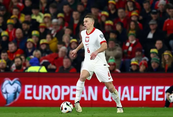 Jakub Piotrowski pobije rekord transferowy? “Najlepszy piłkarz ligi”