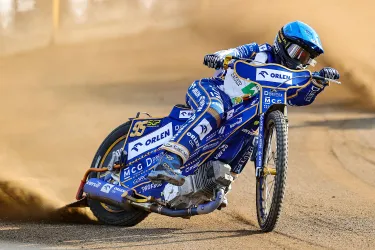 Ledwo zaczął się sezon, a Zmarzlik już wygrywa!