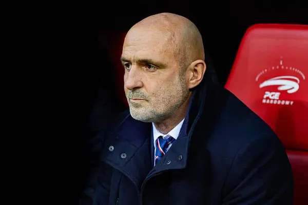 Michał Probierz może odejść? “Jedną ręką podpisujesz kontrakt, drugą trzymasz walizkę”