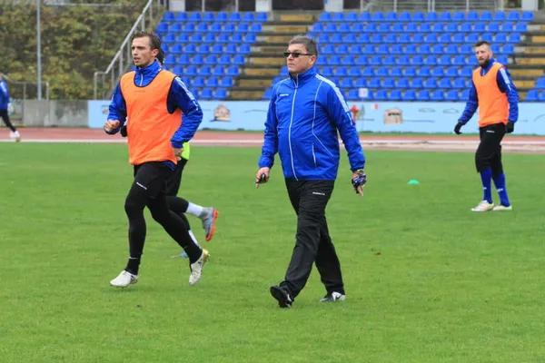 „Trochę mnie ciągnie, ale nie mów nic trenerowi” – Rozmowa z Bohdanem Bławackim, trenerem Wisły Puławy