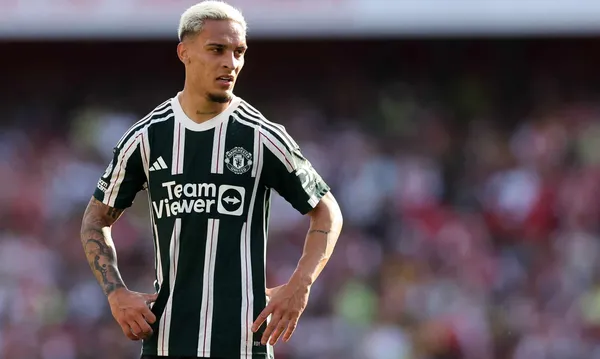 Antony nie wr&oacute;ci na razie do Manchesteru United. Jest komunikat klubu [OFICJALNIE]