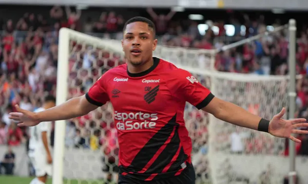 Vitor Roque zostanie piłkarzem FC Barcelony. To następca Lewandowskiego?