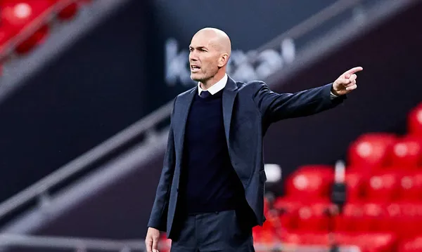 Zin&eacute;dine Zidane wr&oacute;ci do Realu Madryt? Niezwykła propozycja dla Francuza