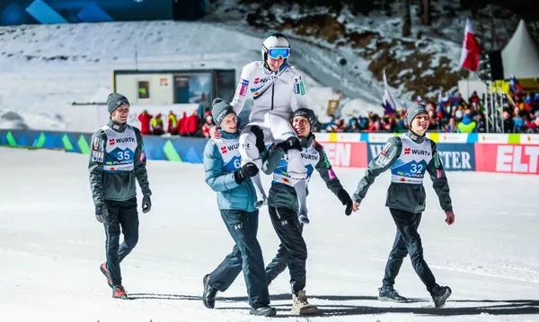 Słowenia ze złotymi medalami w konkursie drużynowym! (Mistrzostwa Świata w Planicy 2023)