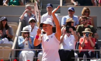 Iga Świątek mecz dzisiaj na żywo. Transmisja, stream, gdzie oglądać? (5.06.2023)