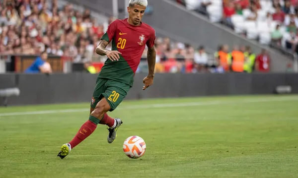 Jo&atilde;o Cancelo jest o krok od FC Barcelony. Ten tydzień będzie kluczowy
